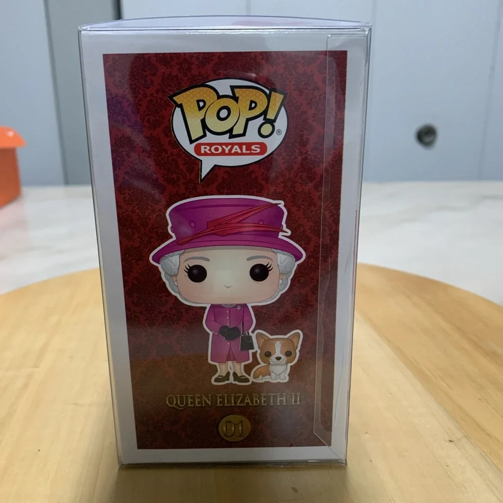 Funko Pop! Royals - Queen Elizabeth II Vinyl Figure New Protector